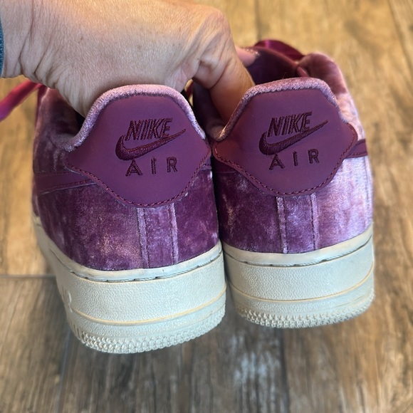 nike air force 1 LV8 Tea Berry BORDEAUX VELVET size 6.5 - Picture 4 of 7